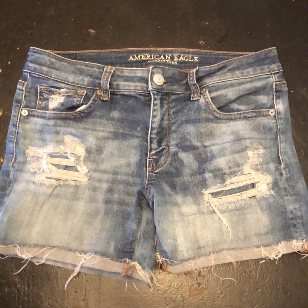 American Eagle women’s denim shorts